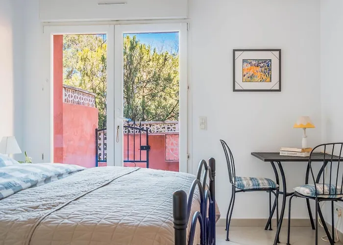 Regina's - 2 Terraces, Pool And Private Parking Apartment *